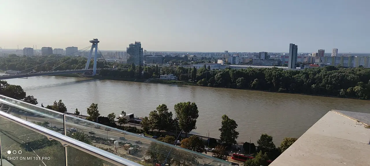 ბრატისლავისა და დუნაის პანორამა ციხე-სიმაგრიდან